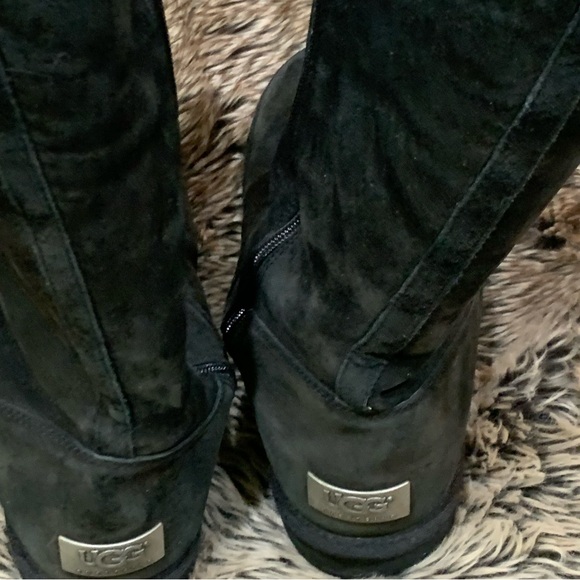 UGG AUSTRALIA SUMNER BOOT
Women – Black
size 8 - Picture 2 of 10